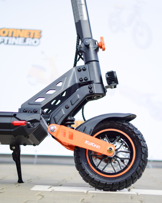 Trotinetă electrică KuKirin G2 MAX, Anvelope off-road pneumatice de 10*2.75 inch, Motor fără perii de 1000W, Viteză maximă 55 km/h, Acumulator 48V 20Ah, Autonomie 80 km [4]
