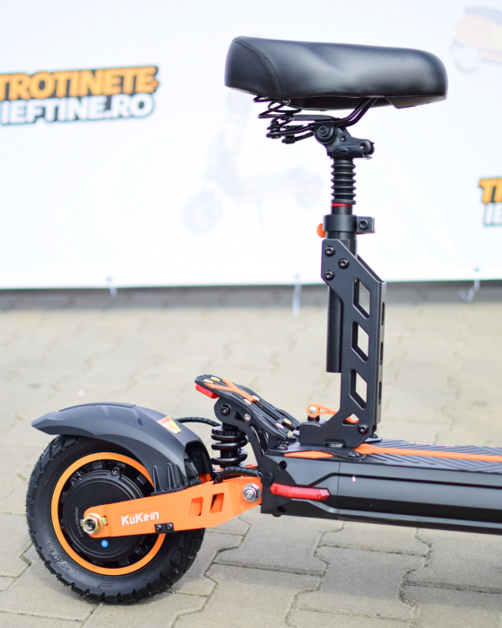 Trotinetă electrică KuKirin G2 MAX, Anvelope off-road pneumatice de 10*2.75 inch, Motor fără perii de 1000W, Viteză maximă 55 km/h, Acumulator 48V 20Ah, Autonomie 80 km [9]