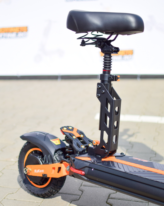 Trotinetă electrică KuKirin G2 MAX, Anvelope off-road pneumatice de 10*2.75 inch, Motor fără perii de 1000W, Viteză maximă 55 km/h, Acumulator 48V 20Ah, Autonomie 80 km [12]