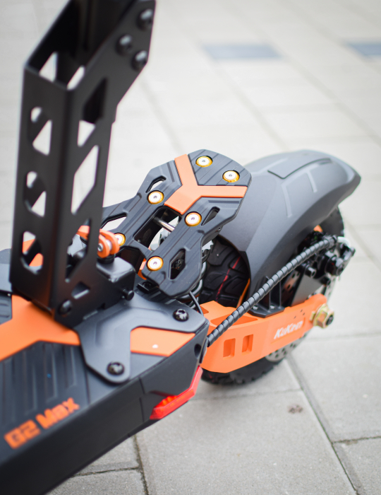 Trotinetă electrică KuKirin G2 MAX, Anvelope off-road pneumatice de 10*2.75 inch, Motor fără perii de 1000W, Viteză maximă 55 km/h, Acumulator 48V 20Ah, Autonomie 80 km [19]