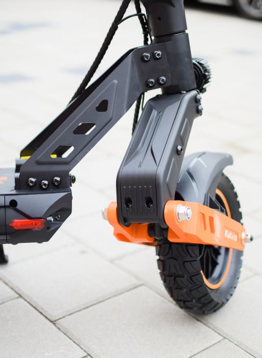 Trotinetă electrică KuKirin G2 MAX, Anvelope off-road pneumatice de 10*2.75 inch, Motor fără perii de 1000W, Viteză maximă 55 km/h, Acumulator 48V 20Ah, Autonomie 80 km [17]