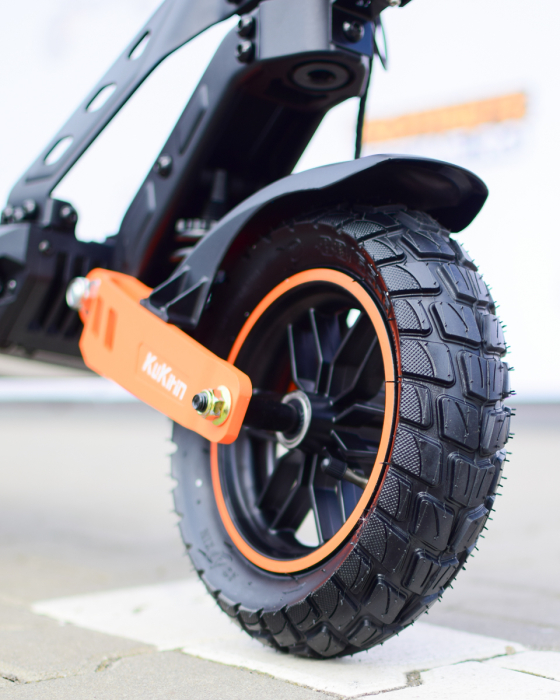 Trotinetă electrică KuKirin G2 MAX, Anvelope off-road pneumatice de 10*2.75 inch, Motor fără perii de 1000W, Viteză maximă 55 km/h, Acumulator 48V 20Ah, Autonomie 80 km [15]