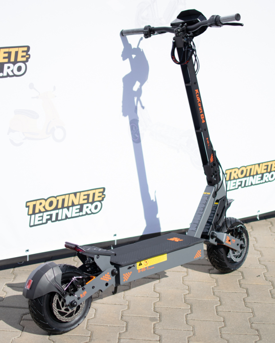 Trotinetă electrică Kukirin G4 motor 2000 W, viteză maximă 70 km/h, baterie cu litiu 60 V 20 Ah, anvelope de 11 inchi [9]
