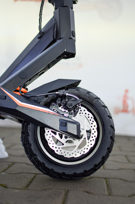 KuKirin T3 Electric Scooter 2025 – 800W, 48V, 15.6Ah, 58 km, 45 km/h [27]