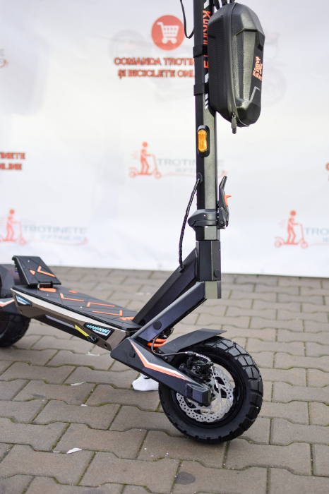 KuKirin T3 Electric Scooter 2025 – 800W, 48V, 15.6Ah, 58 km, 45 km/h [9]