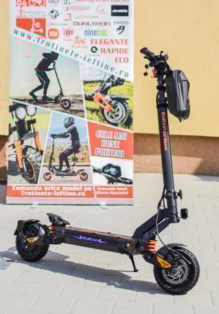 KuKirin G3 Pro - Trotineta electica KuKirin G2 master (2025) cheie, 2 motoare 2*1000W, Autonomie 70km, Baterie 52V 20, 8 A.