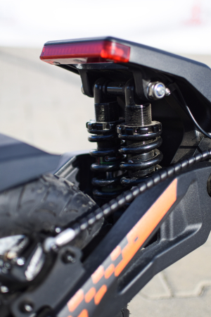 Trotineta electrica de teren KuKirin G4 Max, 2 motoare de 1600W, autonomie max 95 km, viteza maxima 86 km/h [7]
