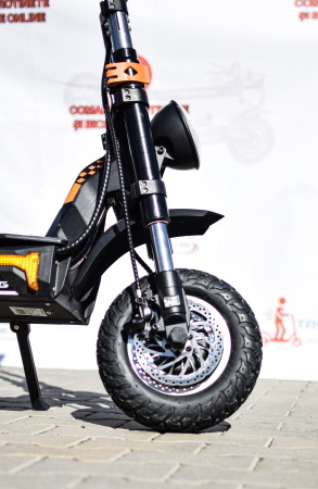 Trotineta electrica de teren KuKirin G4 Max, 2 motoare de 1600W, autonomie max 95 km, viteza maxima 86 km/h [3]
