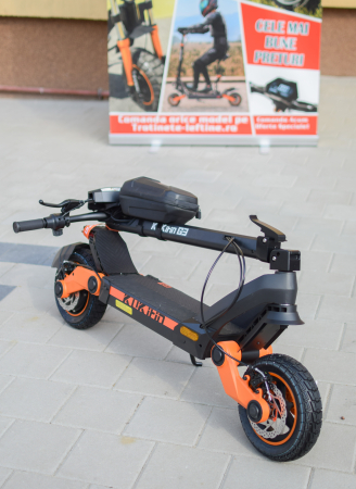 Trotinetă electrică KUGOO KIRIN G3, Motor 1200W, Autonomie 60 km, Viteză maximă 50 km/h, Acumulator 52V 18Ah, Culoare negru [20]
