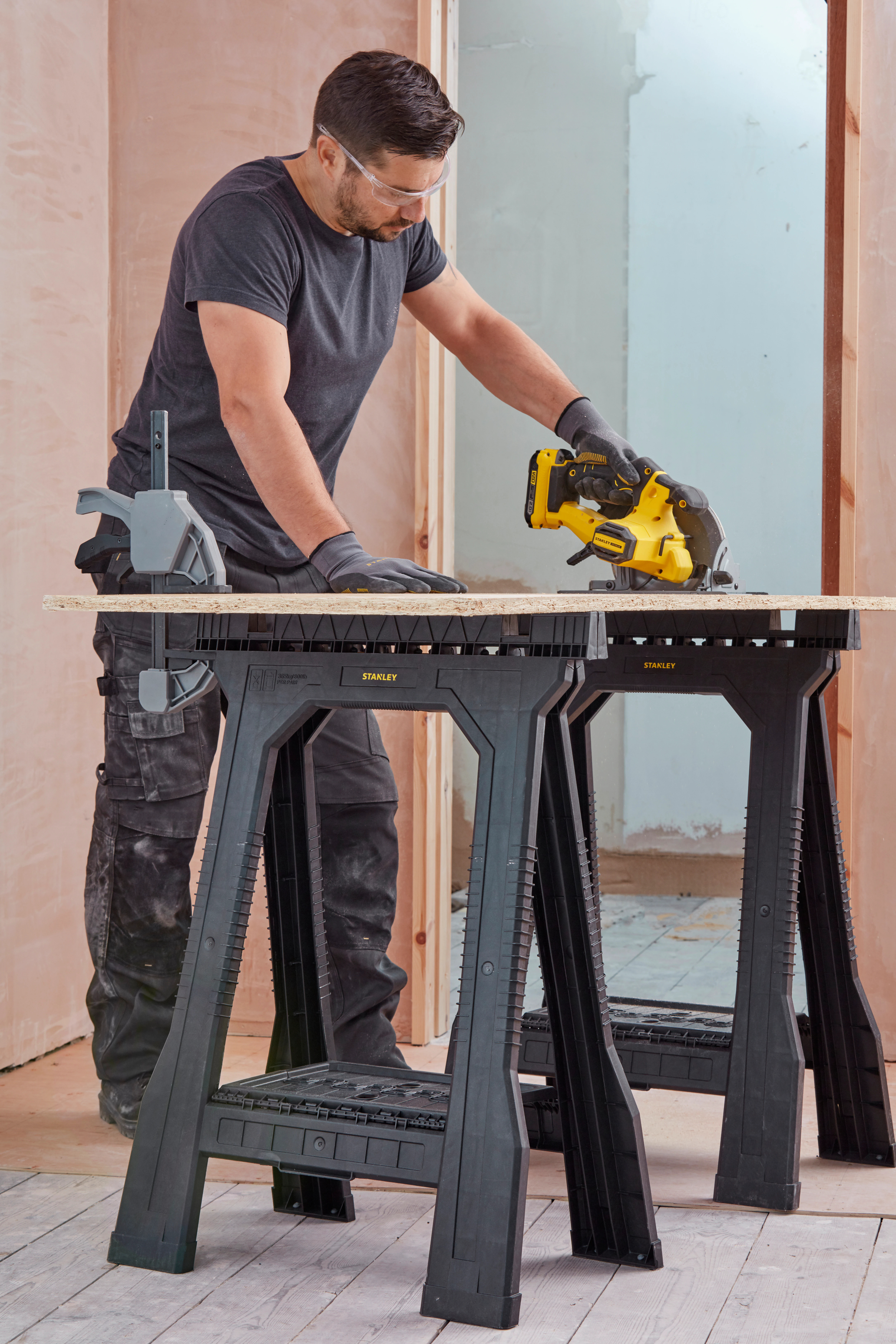 Stanley STST1-70355 Set 2 capre de lucru 58x82x12.6cm [1]