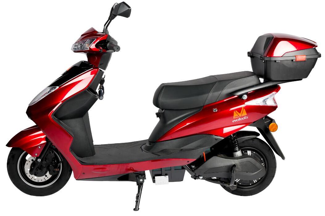 Scuter Electric SC1500, viteza maxima 25 km/h, autonomie 60 km [1]