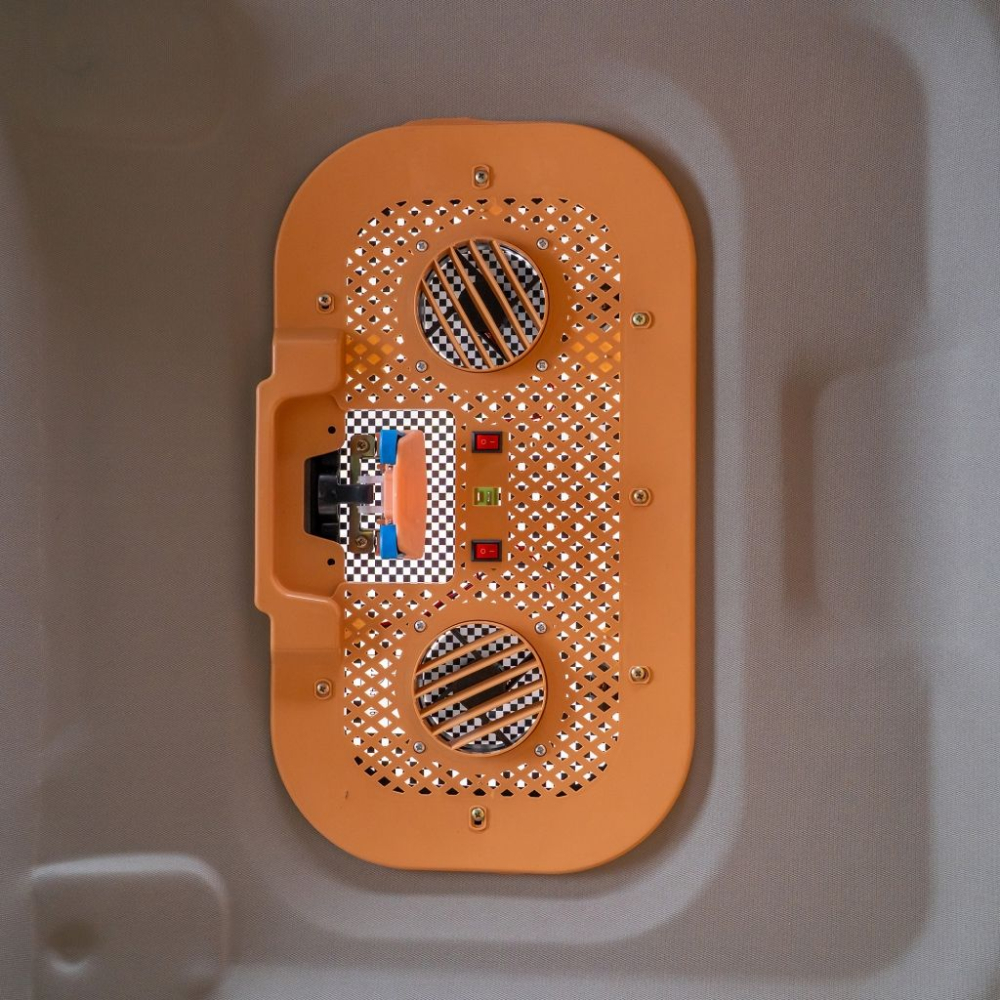 Camionetă electrică/Triciclu/Cvadriciclu RURIS Pilot 5000, putere maximală: 4900 W, Autonomie:130 km [8]