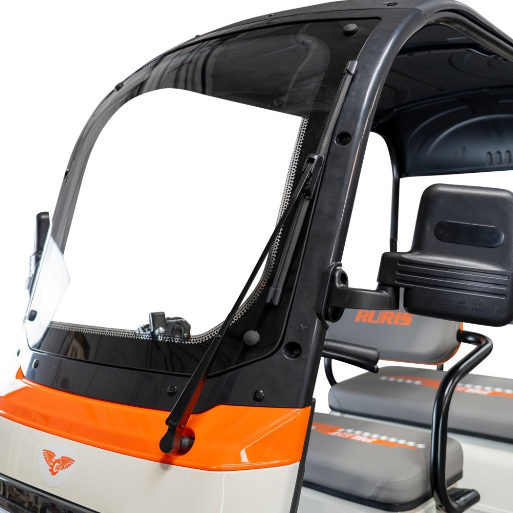 Triciclu electric RURIS Pilot 3070, putere maximală: 2900 W, autonomie: 60 km, viteza maxima: 25 km/h [19]