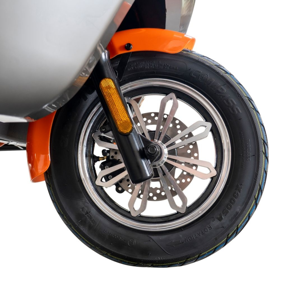 Triciclu electric RURIS Pilot 3070, putere maximală: 2900 W [14]