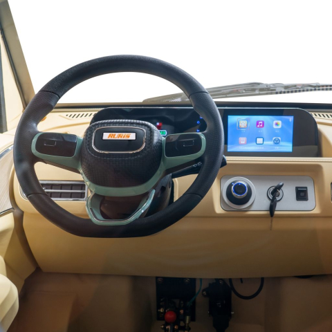 Camioneta/Masinuta/Triciclu/Cvadriciclu RURIS Pilot 5000, putere maximală: 4900 W, Autonomie:130 km, viteza maxima: 25 km/h [10]