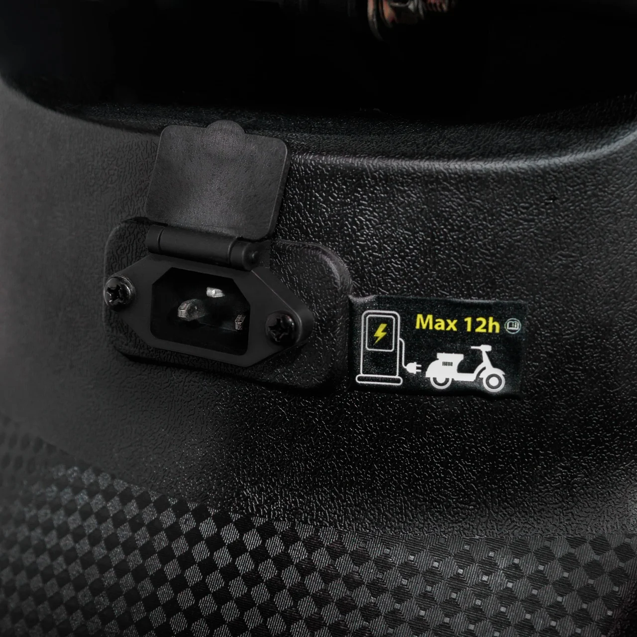Scuter Electric, 1500W, Fara Permis, Voltarom S1, autonomie pana la 74 km, Visiniu [2]
