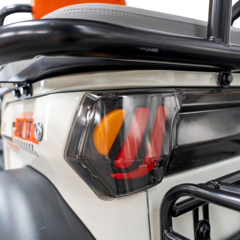 Triciclu electric RURIS Pilot 3070, putere maximală: 2900 W, autonomie: 60 km, viteza maxima: 25 km/h [11]