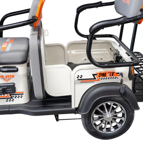 Triciclu electric RURIS Pilot 3070, putere maximală: 2900 W, autonomie: 60 km, viteza maxima: 25 km/h [21]