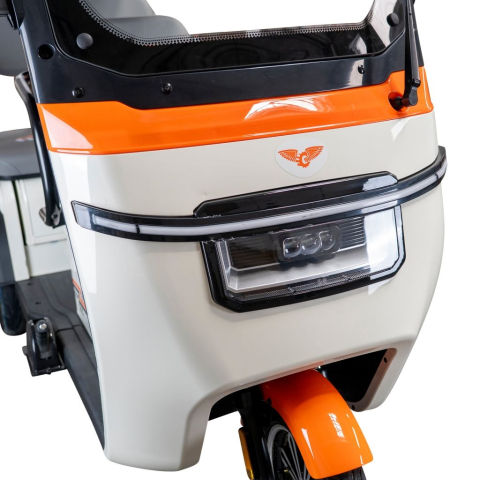 Triciclu electric RURIS Pilot 3070, putere maximală: 2900 W, autonomie: 60 km, viteza maxima: 25 km/h [16]