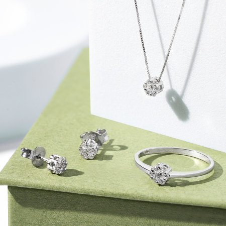 Set Pandantiv, Inel si Cercei Una Vida Pure Aur Alb 18k cu Diamante Naturale [5]