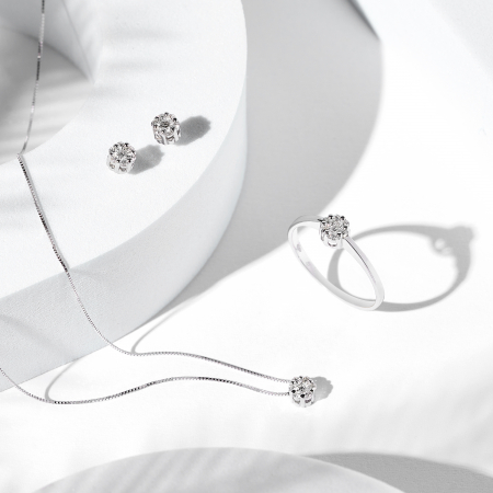 Set Pandantiv, Inel si Cercei Una Vida Pure Aur Alb 18k cu Diamante Naturale [4]