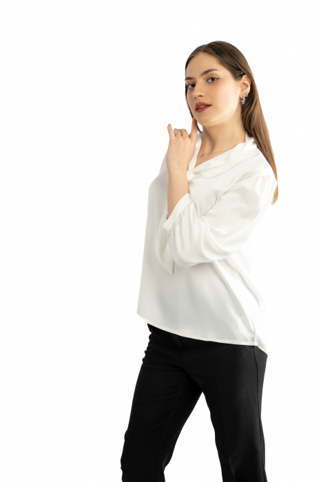 Bluza Dama 828 – Eleganță Satinată cu Detalii Feminin [3]
