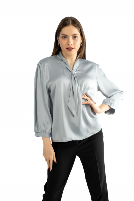 Bluza Dama 828 – Eleganță Satinată cu Detalii Feminin [1]