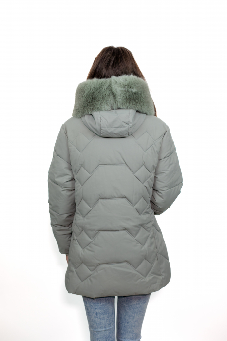 Geacă Dama 231 – Comfort și Stil cu Detalii Detasabile [2]