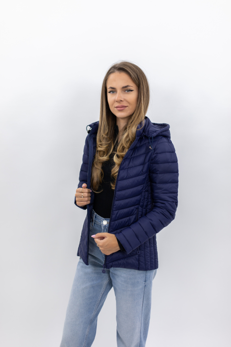 Jachetă Dama 2025 cu Glugă Detașabilă – Stil și Confort pentru Sezonul Răcoros [4]