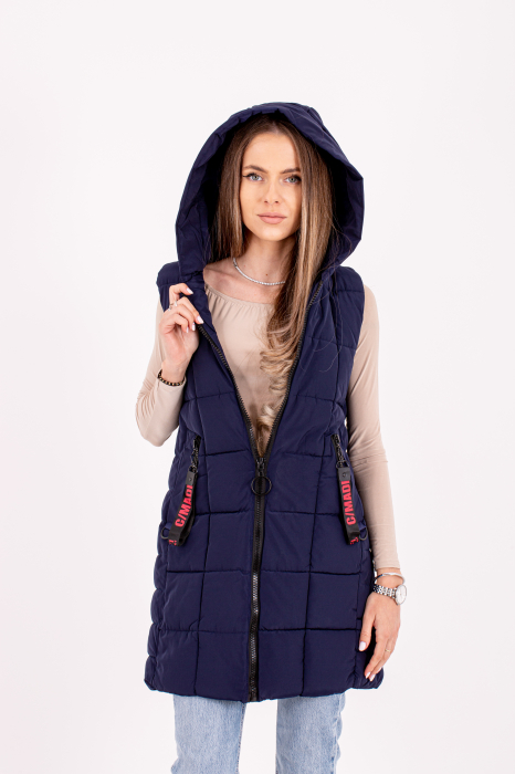 Vesta dama cu glugă 1888 este alegerea ideală pentru un stil modern și confortabil. [4]