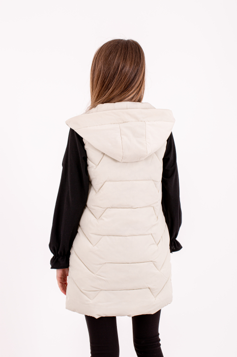 Vesta dama lungă cu glugă 808 îmbină confortul cu un design modern și practic. [2]