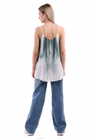 Maioul dama, ușor de asortat cu orice ținută casual [1]