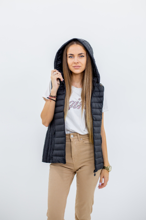 Vesta dama 2021 îți aduce un look modern și confortabil, perfect pentru sezonul rece [3]