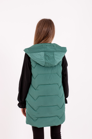Vesta dama lungă cu glugă 808 îmbină confortul cu un design modern și practic. [1]
