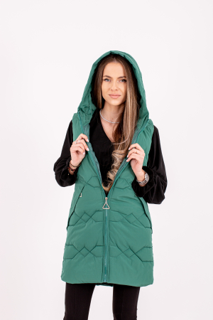 Vesta dama cu glugă 809 este alegerea perfectă pentru un stil practic și confortabil. [3]