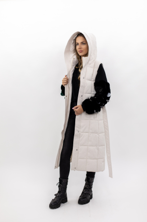 Vesta dama lungă 818 îți aduce un stil rafinat și confortul de care ai nevoie în sezonul rece. [3]