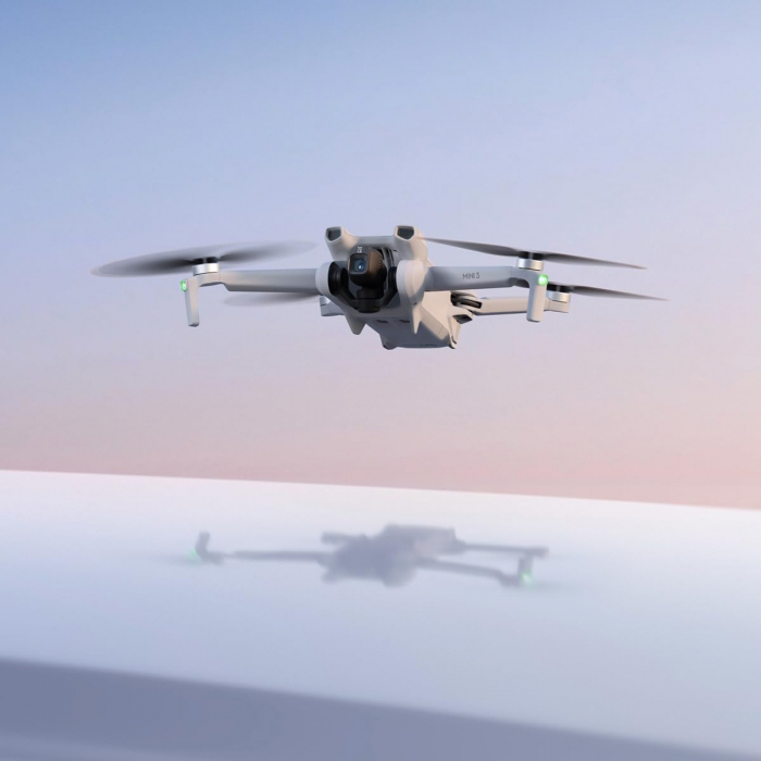 Drona DJI Mini 3 Fly More Combo + Smart Controller [2]