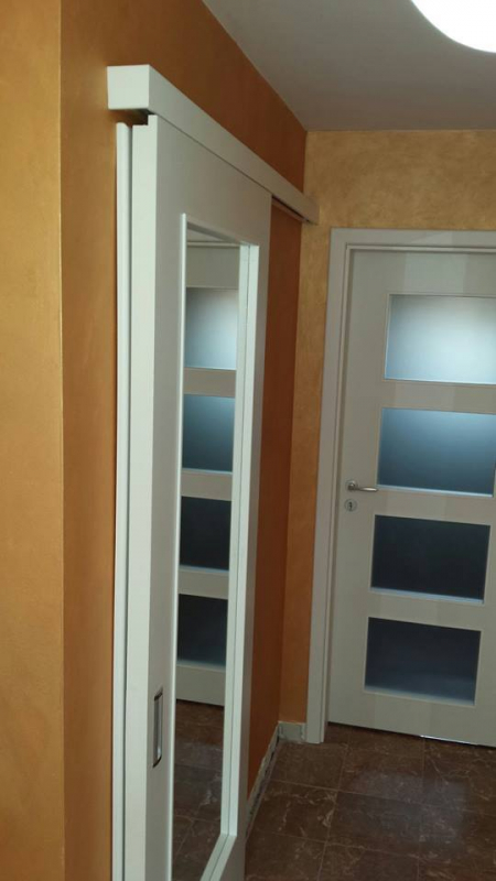 USI GLISANTE APLICATE PE PERETE - 1 CANAT 21