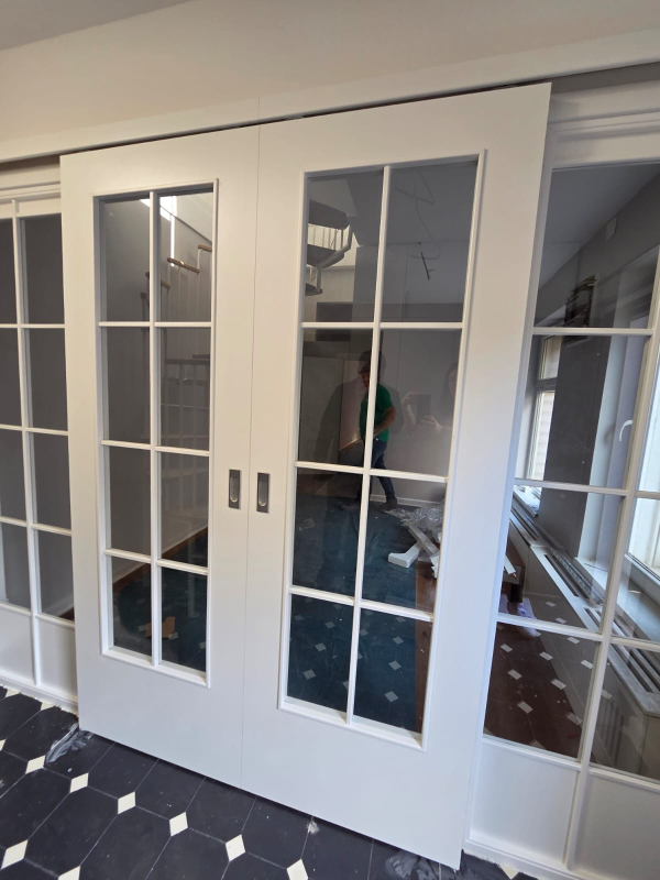 USI GLISANTE APLICATE PE PERETE - 2 CANATURI 2