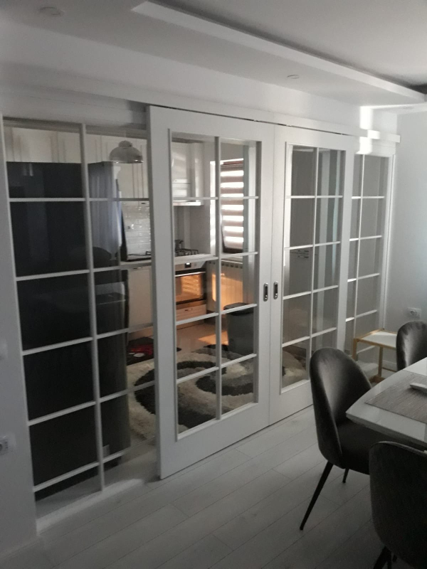 USI GLISANTE DUBLE CU LUMINATOARE LATERALE 2