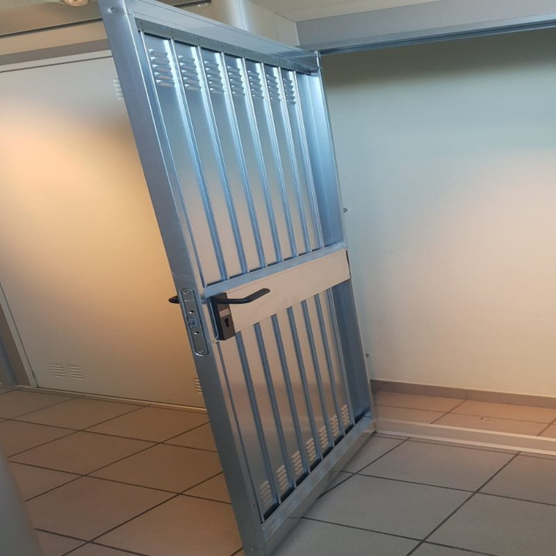 USI METALICE TEHNICE 7
