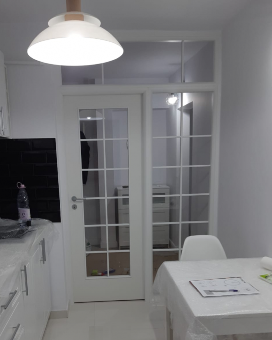 Usa de interior cu luminator cu geam si supra lumina [8]