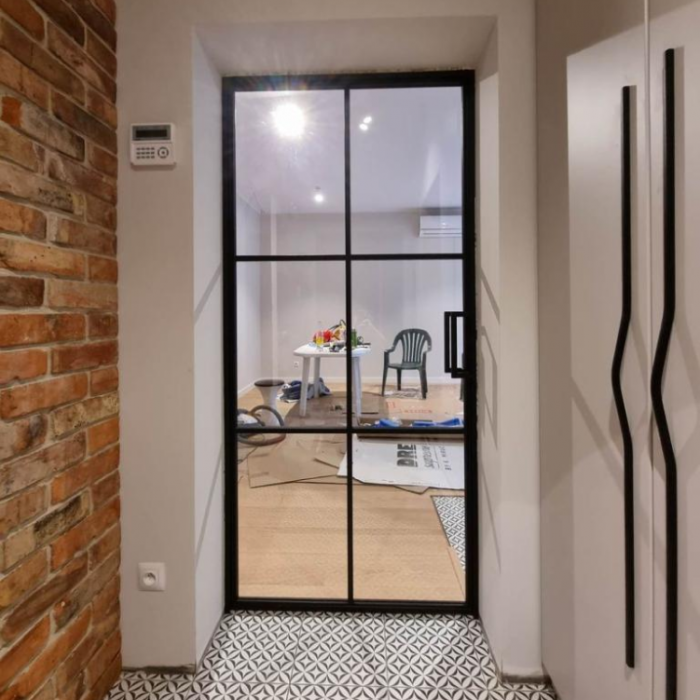 Usa de interior din sticla cu rama neagra din otel [2]