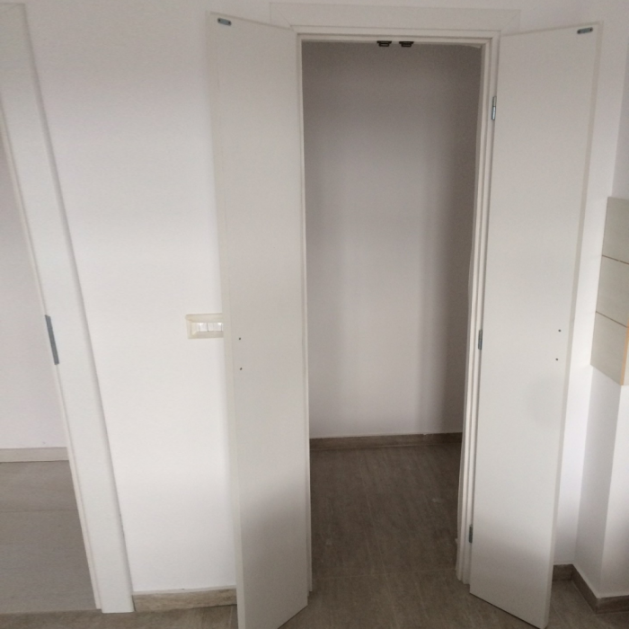 Usa debara dubla / Usa pentru camara [6]
