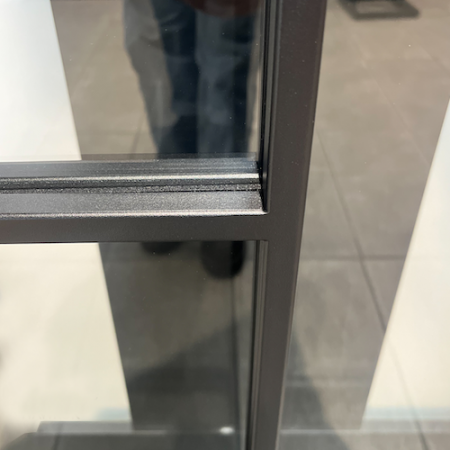 Usa de interior din sticla cu rama neagra din otel [5]
