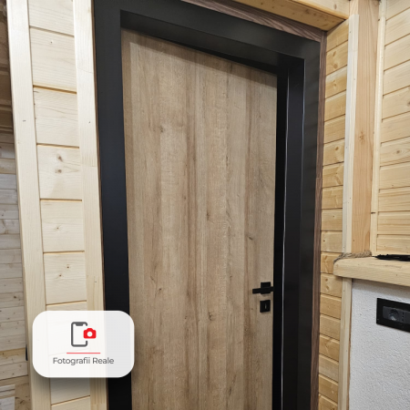 Usa de interior stil Scandinav cu toc metalic negru mat [2]