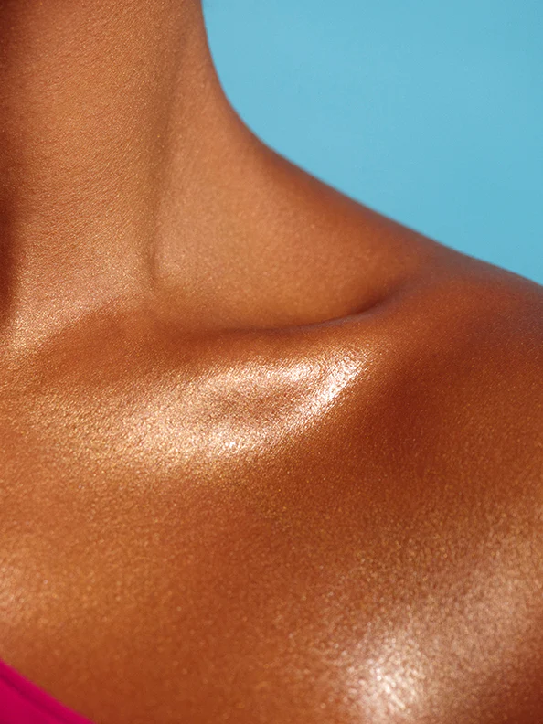 Gel de corp autobronzant cu efect de strălucire [3]