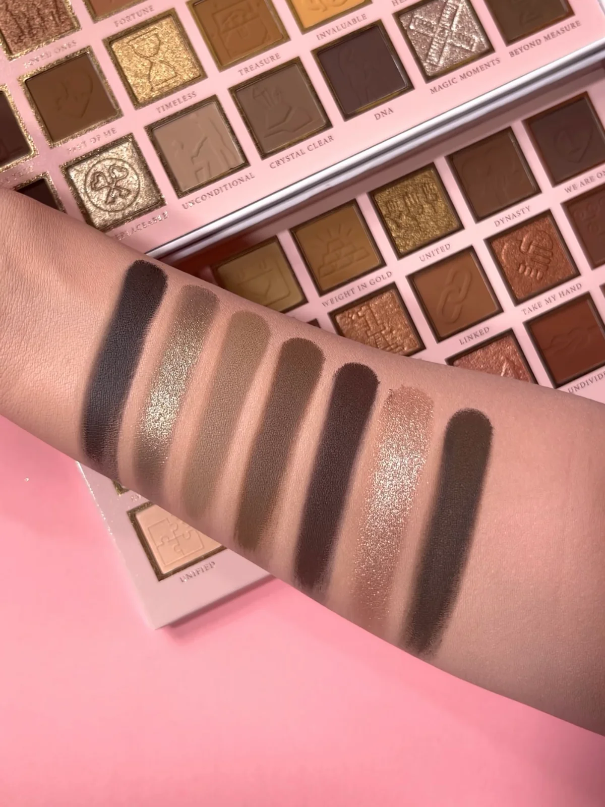 P.Louise Timeless Treasures Palette – Paleta 42 Nuanțe Mate și Sidefate [6]