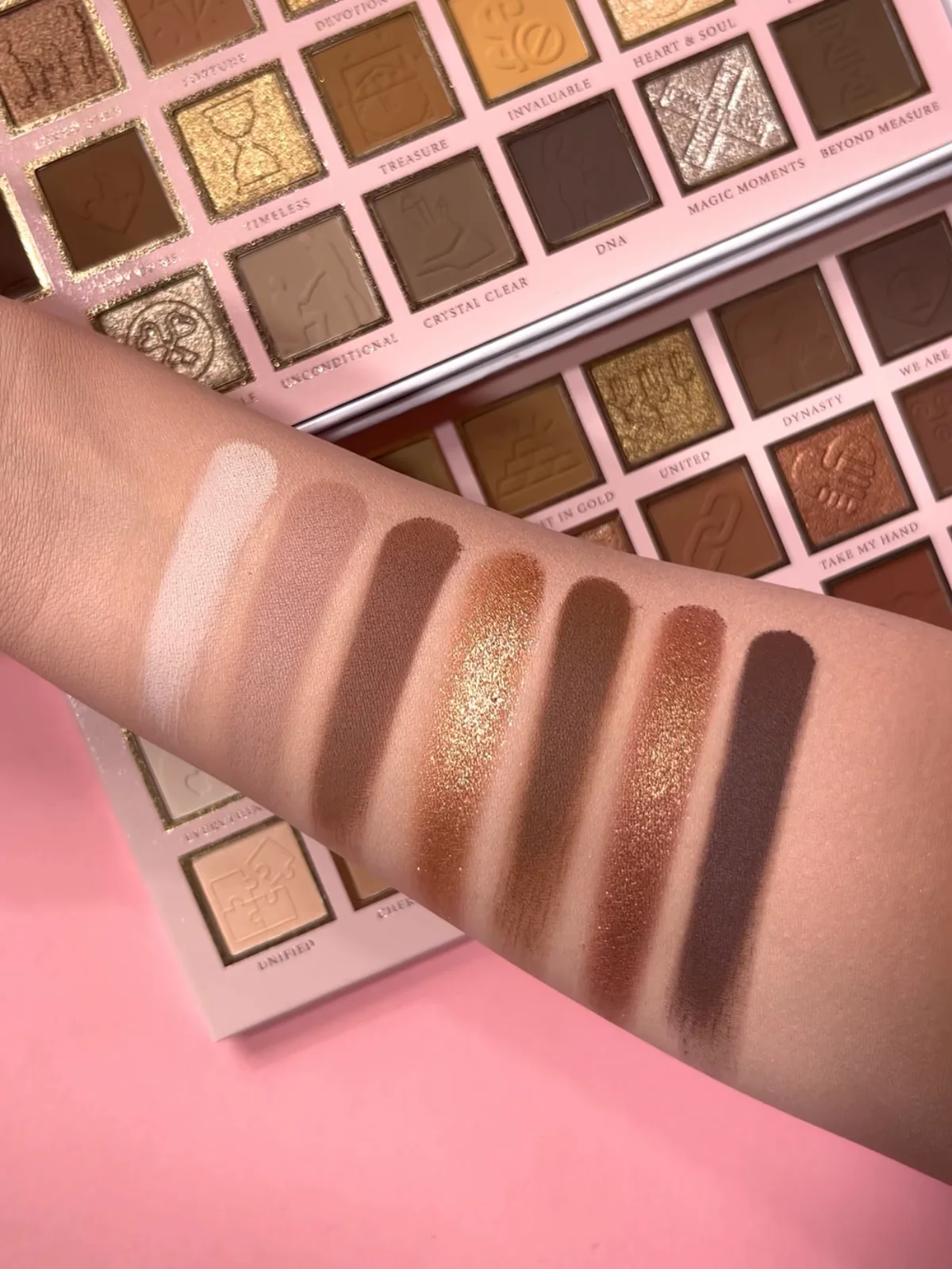 P.Louise Timeless Treasures Palette – Paleta 42 Nuanțe Mate și Sidefate [4]