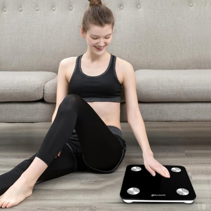 Cantar Electronic Inteligent De Baie VarioShop®, Cu Aplicatie Smart, Corporal, Digital, Iluminat, Termometru, Unitati De Masura Kg/Lb/St, Baterii, Din Sticla Securizata, Maxim 180 Kg, Negru [7]